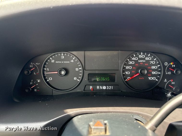 image for item EG5701 2005 Ford F450 Super Duty flatbed truck