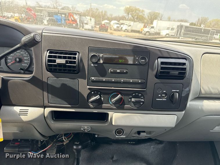 image for item EG5701 2005 Ford F450 Super Duty flatbed truck