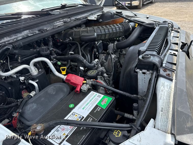 image for item EG5701 2005 Ford F450 Super Duty flatbed truck