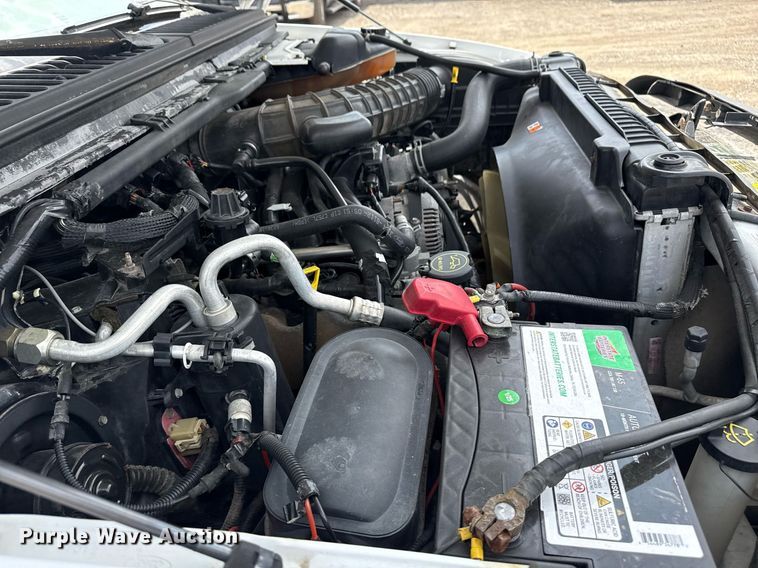 image for item EG5701 2005 Ford F450 Super Duty flatbed truck