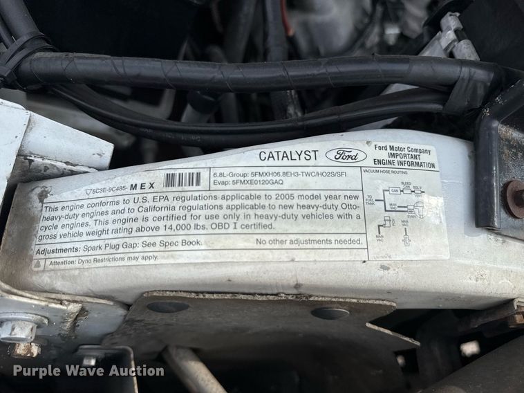 image for item EG5701 2005 Ford F450 Super Duty flatbed truck