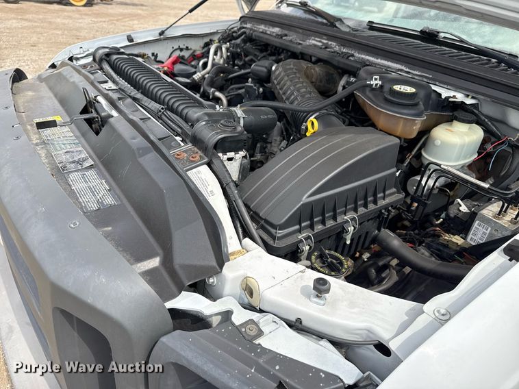 image for item EG5701 2005 Ford F450 Super Duty flatbed truck