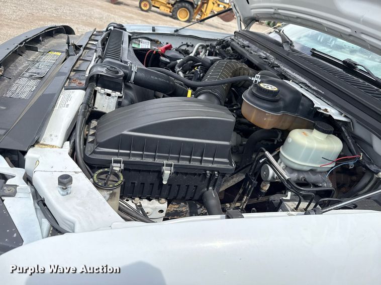 image for item EG5701 2005 Ford F450 Super Duty flatbed truck