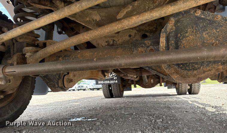 image for item EG5701 2005 Ford F450 Super Duty flatbed truck