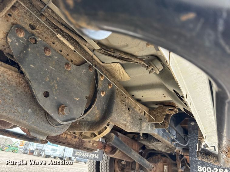 image for item EG5701 2005 Ford F450 Super Duty flatbed truck