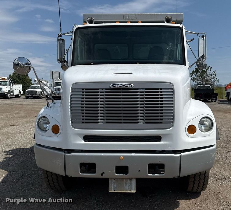 image for item EG5704 2003 Freightliner FL112 dump truck