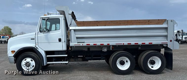 image for item EG5704 2003 Freightliner FL112 dump truck