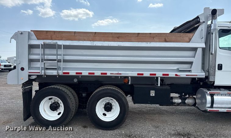 image for item EG5704 2003 Freightliner FL112 dump truck