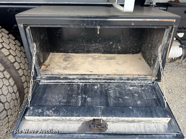 image for item EG5704 2003 Freightliner FL112 dump truck