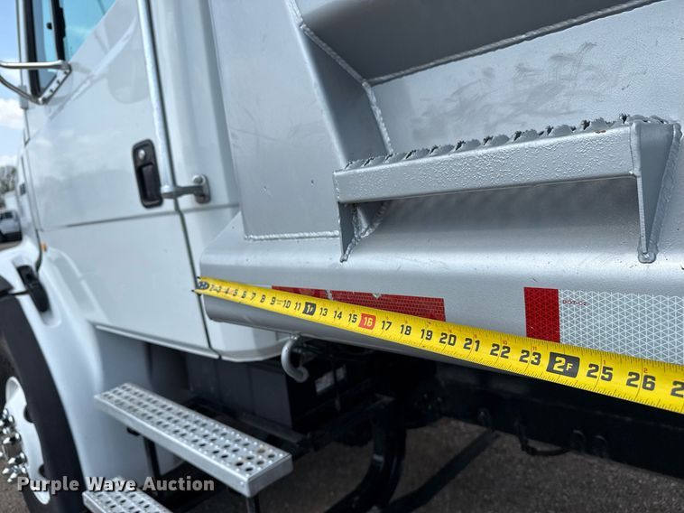 image for item EG5704 2003 Freightliner FL112 dump truck