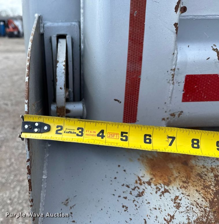 image for item EG5704 2003 Freightliner FL112 dump truck