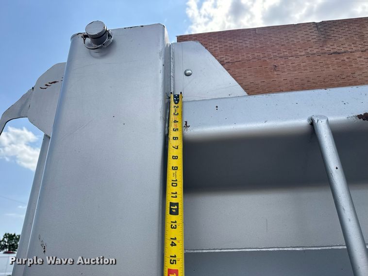 image for item EG5704 2003 Freightliner FL112 dump truck