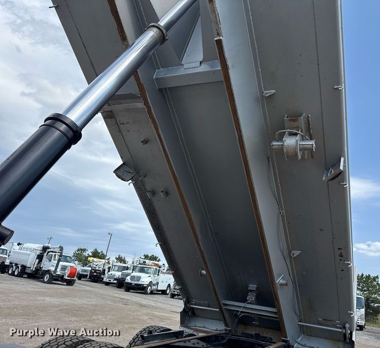 image for item EG5704 2003 Freightliner FL112 dump truck