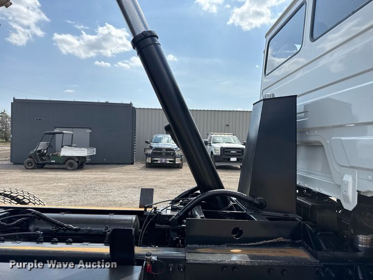 image for item EG5704 2003 Freightliner FL112 dump truck