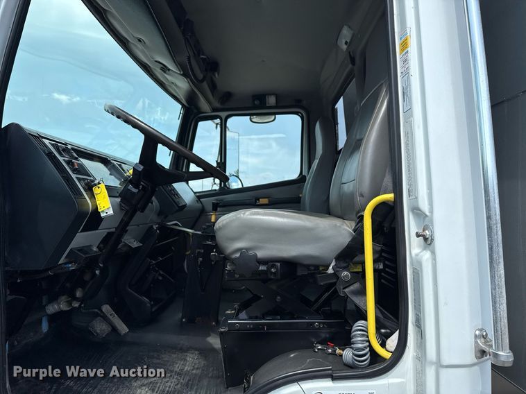 image for item EG5704 2003 Freightliner FL112 dump truck