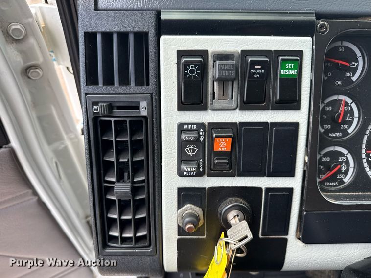 image for item EG5704 2003 Freightliner FL112 dump truck