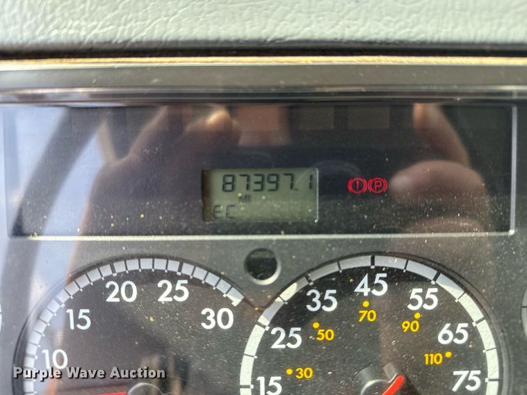 image for item EG5704 2003 Freightliner FL112 dump truck