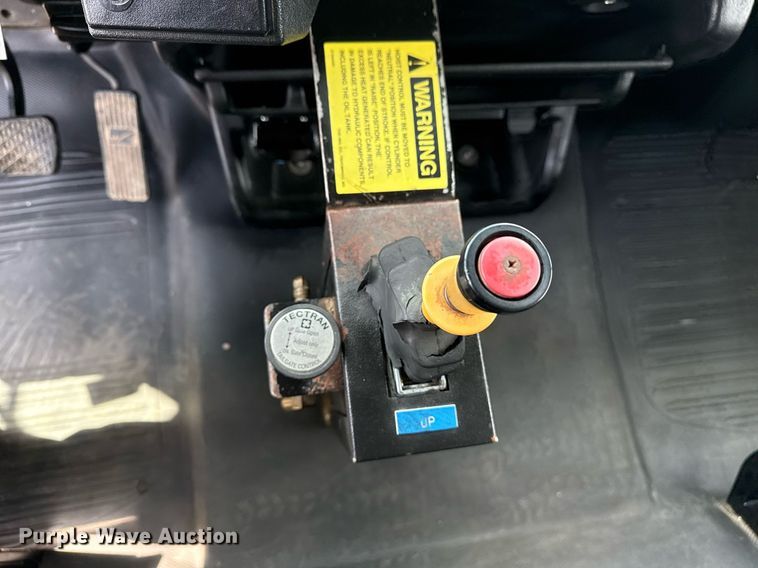 image for item EG5704 2003 Freightliner FL112 dump truck