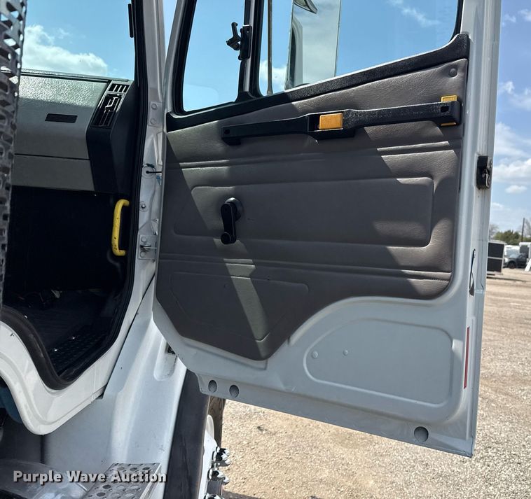 image for item EG5704 2003 Freightliner FL112 dump truck