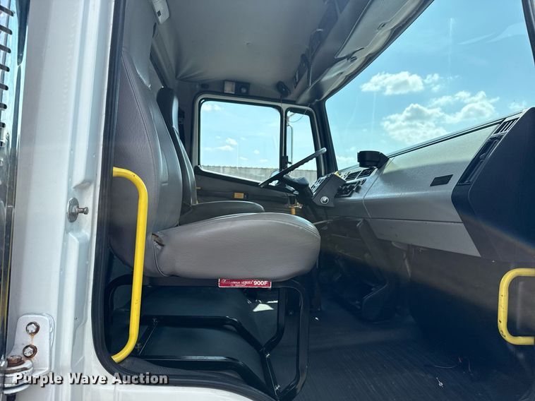 image for item EG5704 2003 Freightliner FL112 dump truck