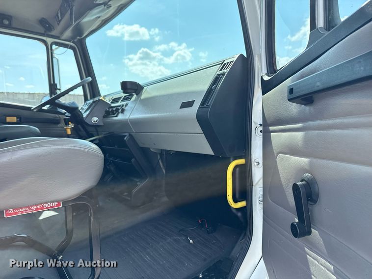 image for item EG5704 2003 Freightliner FL112 dump truck