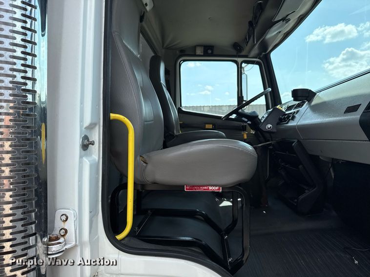 image for item EG5704 2003 Freightliner FL112 dump truck