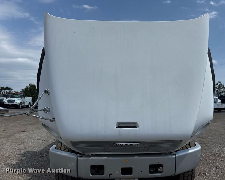 image for item EG5704 2003 Freightliner FL112 dump truck