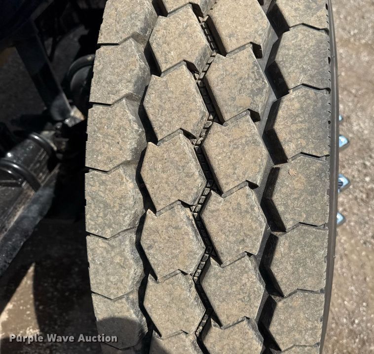 image for item EG5704 2003 Freightliner FL112 dump truck