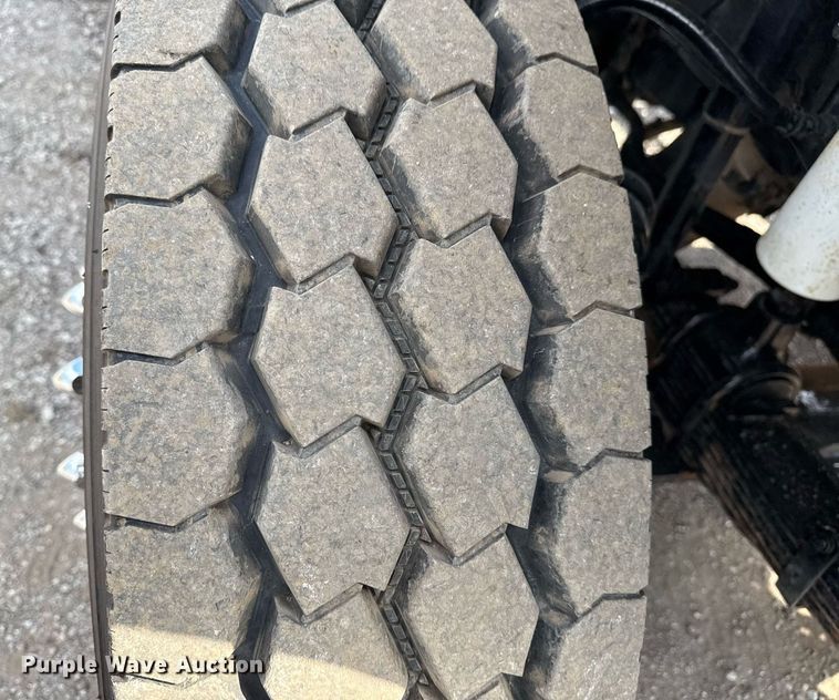 image for item EG5704 2003 Freightliner FL112 dump truck