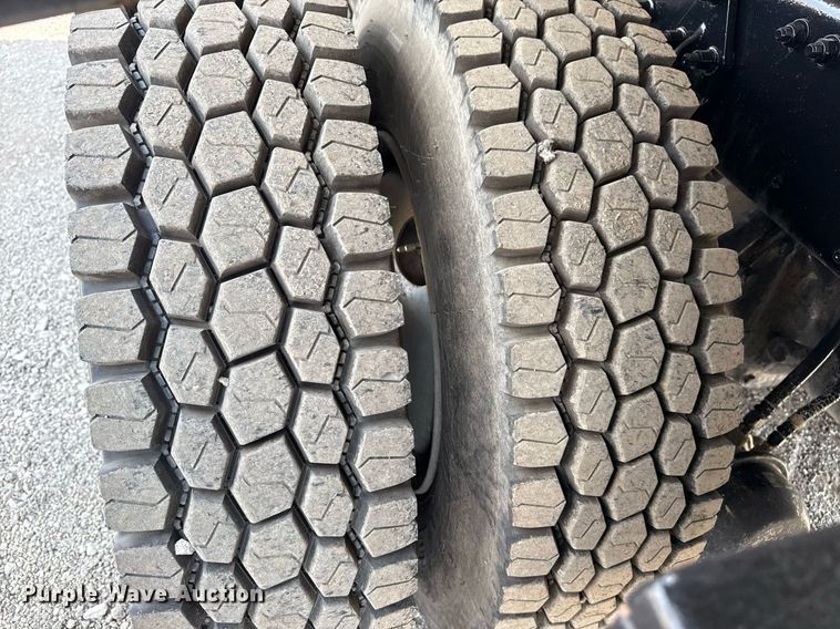 image for item EG5704 2003 Freightliner FL112 dump truck