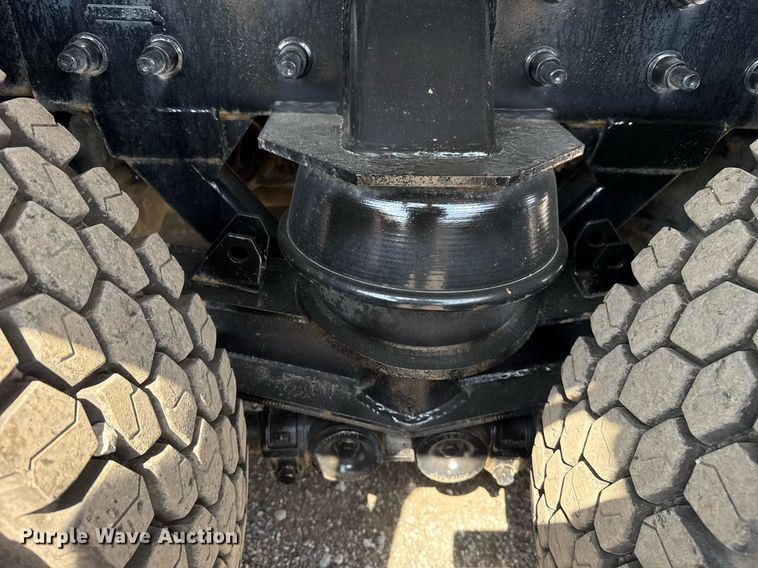 image for item EG5704 2003 Freightliner FL112 dump truck