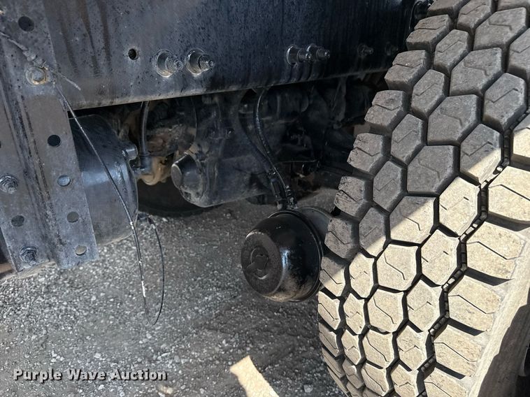 image for item EG5704 2003 Freightliner FL112 dump truck