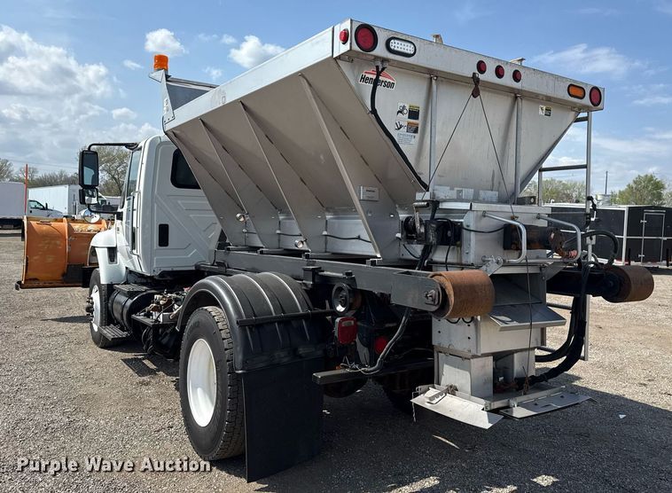 image for item EG5706 2007 International 7500 hook lift truck