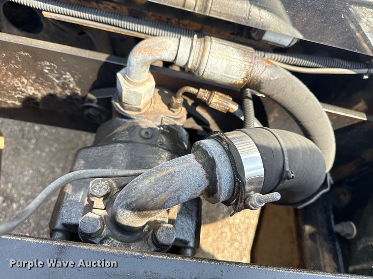 image for item EG5706 2007 International 7500 hook lift truck