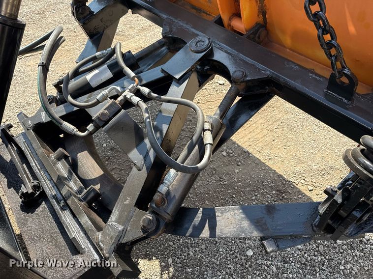 image for item EG5706 2007 International 7500 hook lift truck