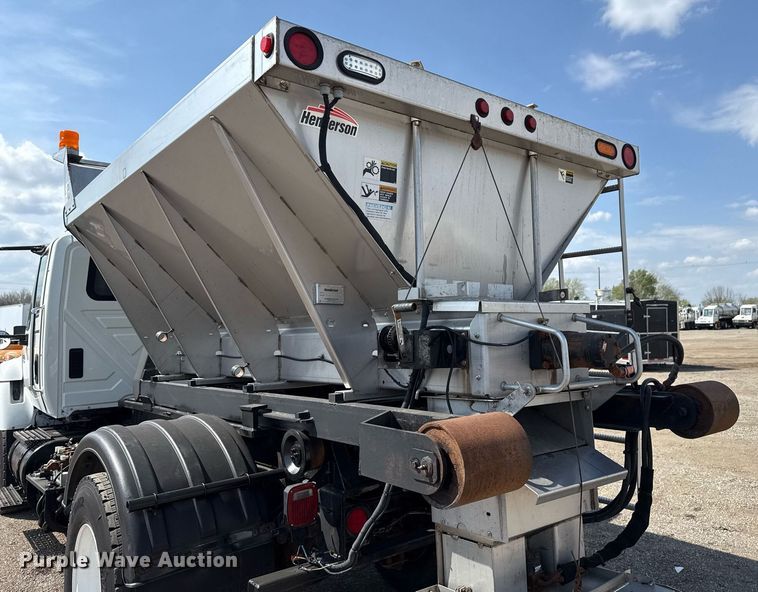 image for item EG5706 2007 International 7500 hook lift truck