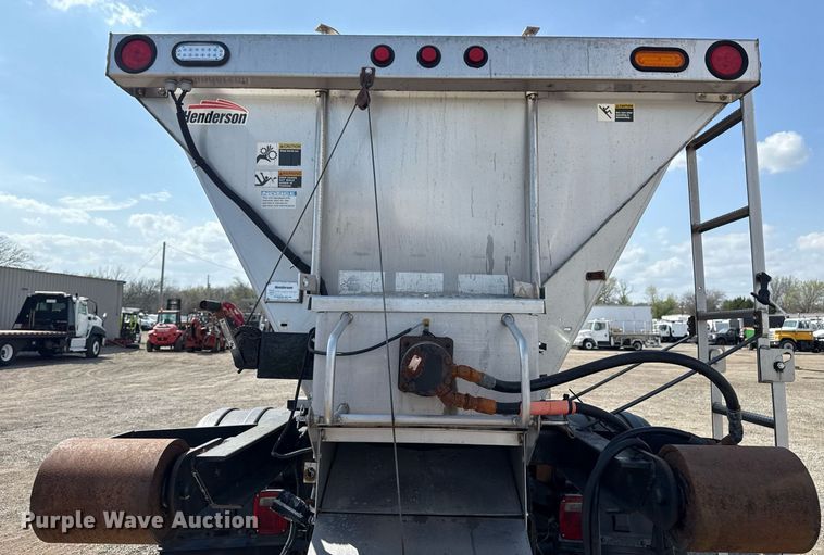 image for item EG5706 2007 International 7500 hook lift truck