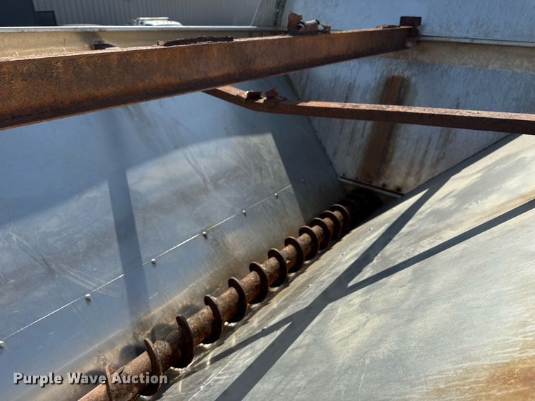 image for item EG5706 2007 International 7500 hook lift truck