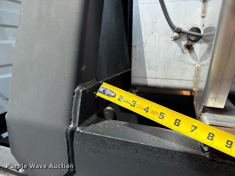 image for item EG5706 2007 International 7500 hook lift truck