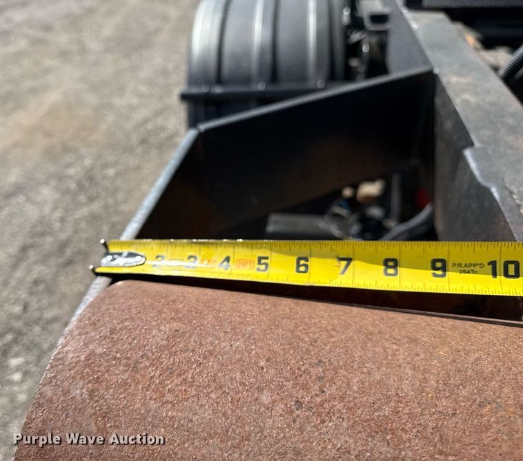 image for item EG5706 2007 International 7500 hook lift truck