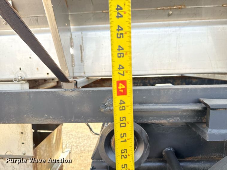 image for item EG5706 2007 International 7500 hook lift truck