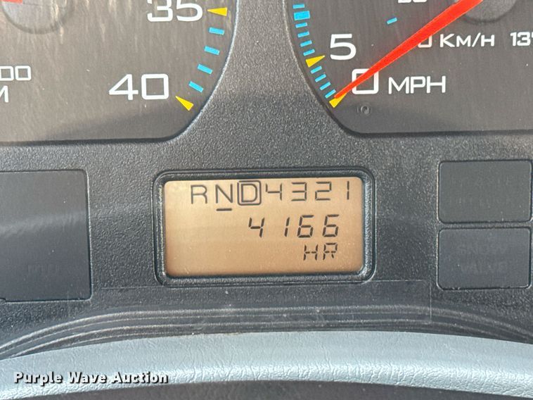 image for item EG5706 2007 International 7500 hook lift truck