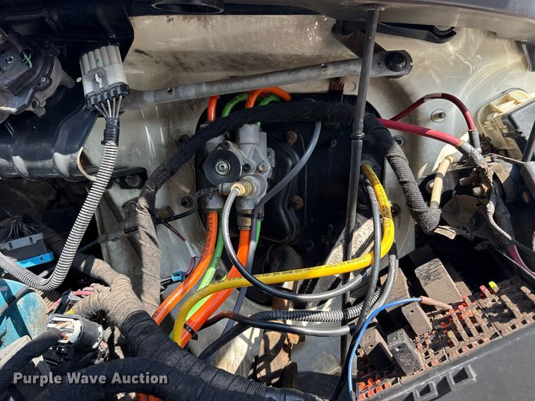 image for item EG5706 2007 International 7500 hook lift truck