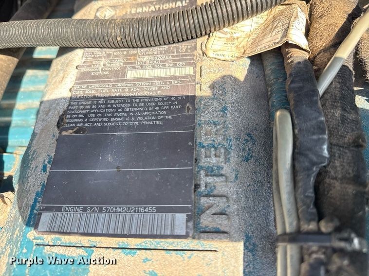 image for item EG5706 2007 International 7500 hook lift truck