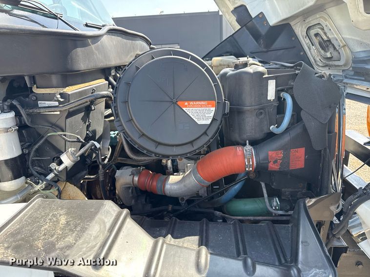 image for item EG5706 2007 International 7500 hook lift truck