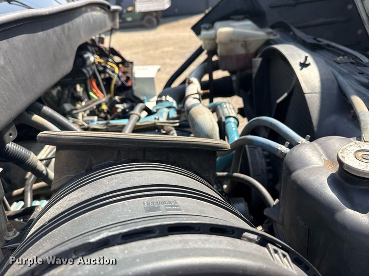 image for item EG5706 2007 International 7500 hook lift truck