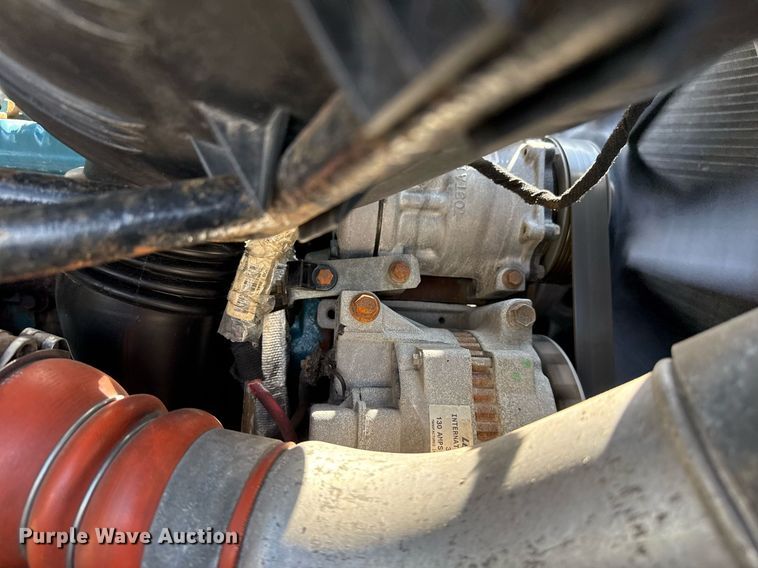 image for item EG5706 2007 International 7500 hook lift truck