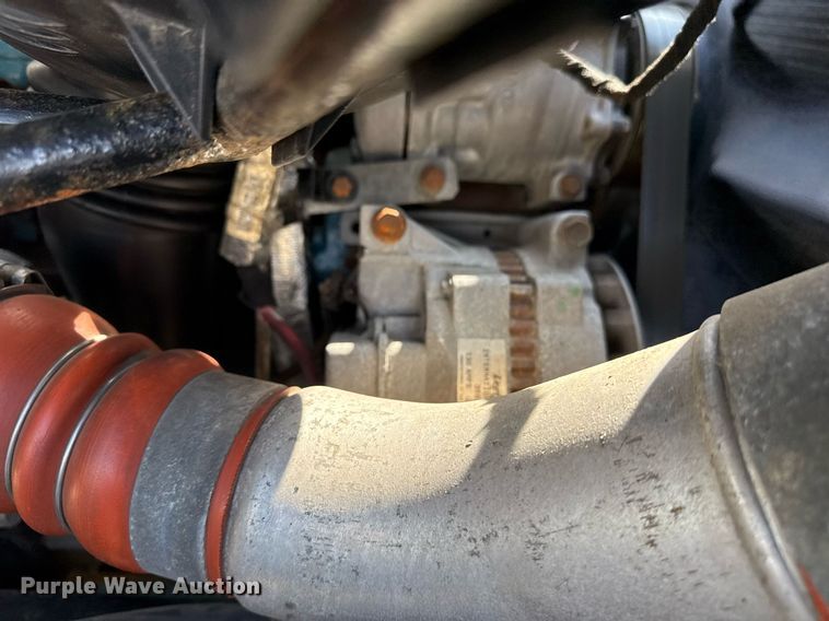 image for item EG5706 2007 International 7500 hook lift truck