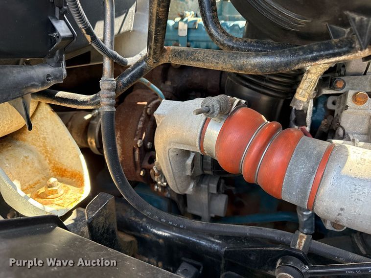 image for item EG5706 2007 International 7500 hook lift truck