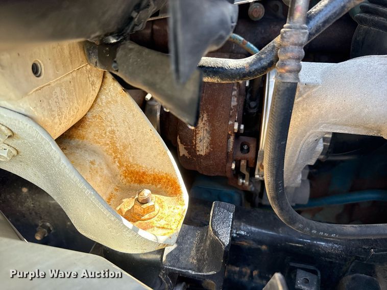 image for item EG5706 2007 International 7500 hook lift truck